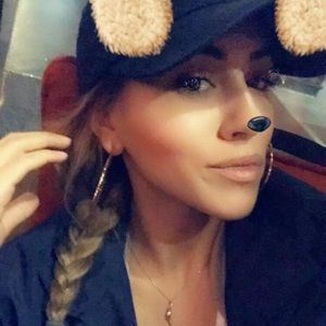 Meet your Posher, Ariana